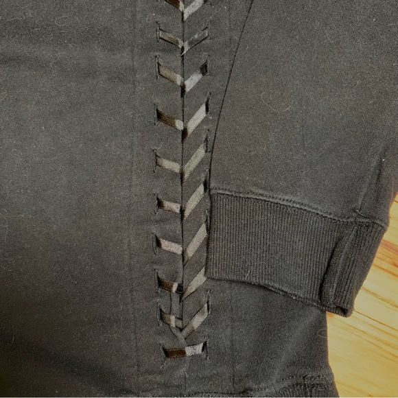 ⭐️Vaca Soon Sale⭐️ Y&R Black Friday Sweatshirt - Picture 4 of 6